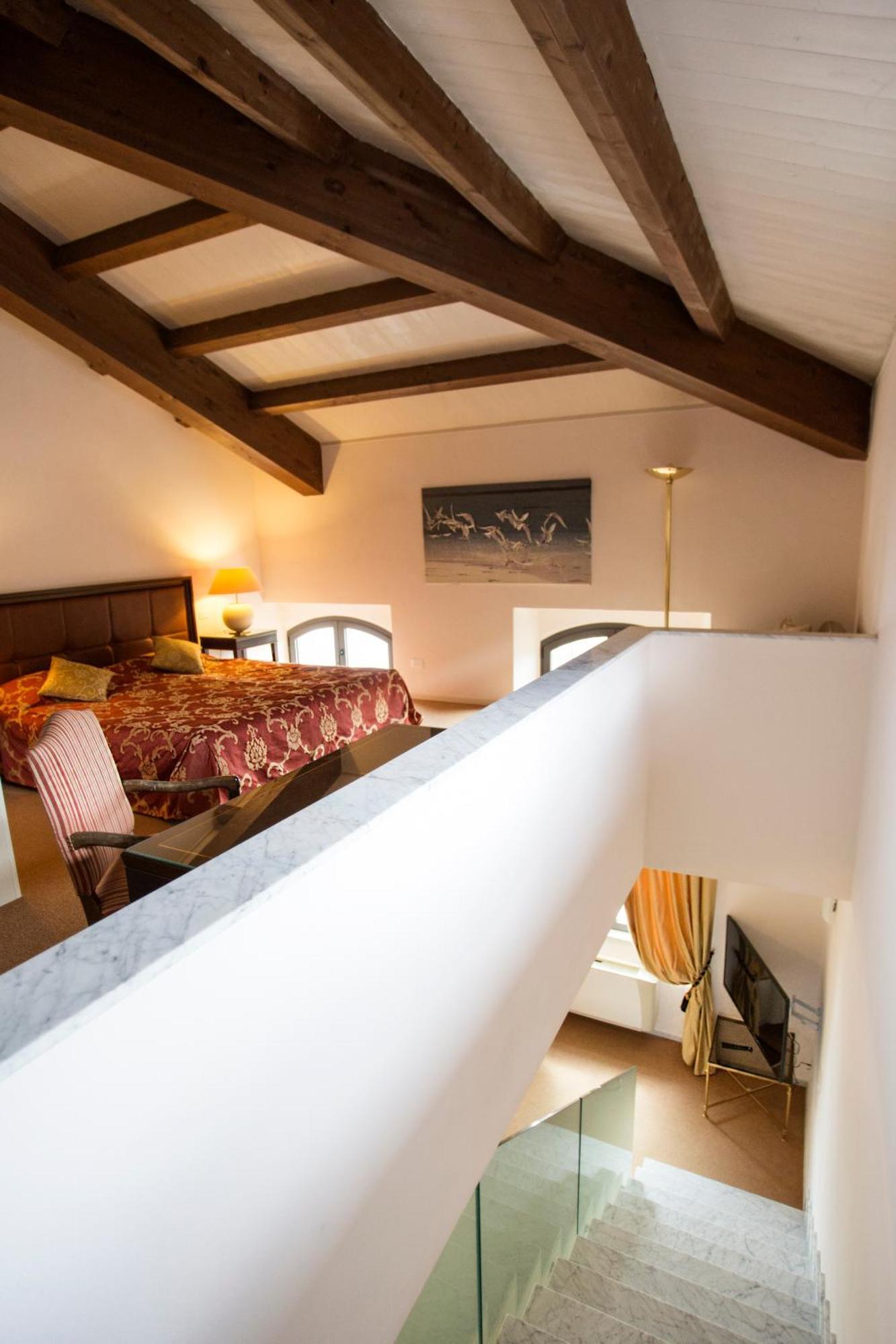 Miramare Apartments&Suites La Spezia Pokoj fotografie